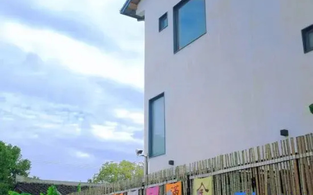 Shanghai Zhuyi Light Luxury Homestay