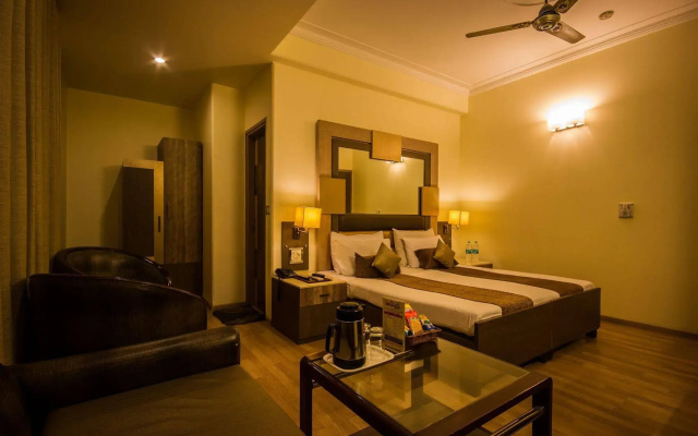The Sun Court  Yatri