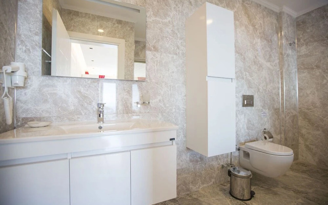 Villa Lamer by Akdenizvillam