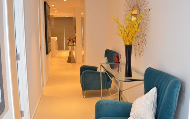 4BR Apt on Bluewater Island