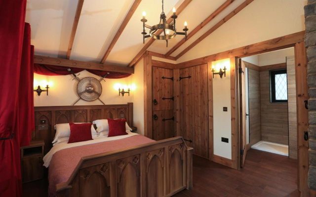 Warwick Castle Hotel and Knight's Village