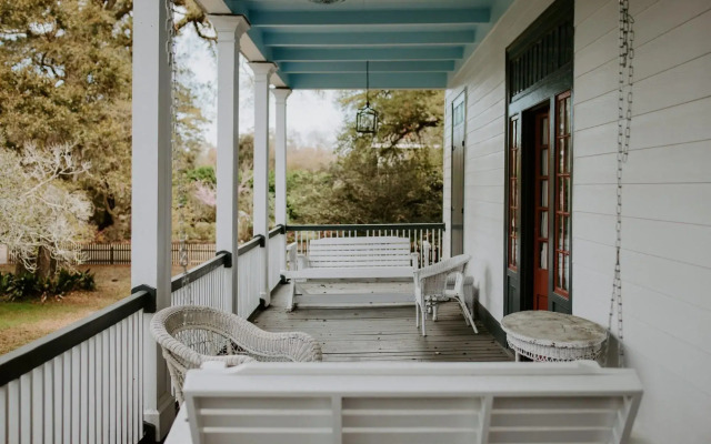 Bois Des Chenes Bed & Breakfast Inn