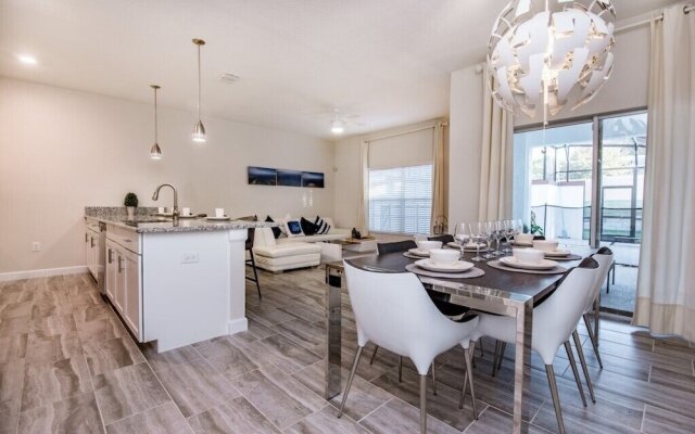 4 Bdrm With Private Pool