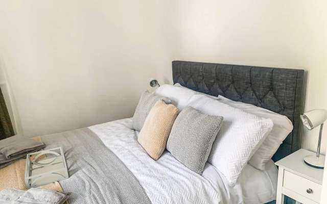 The Rosebery Retreat By The Castle 1-bed Apartment