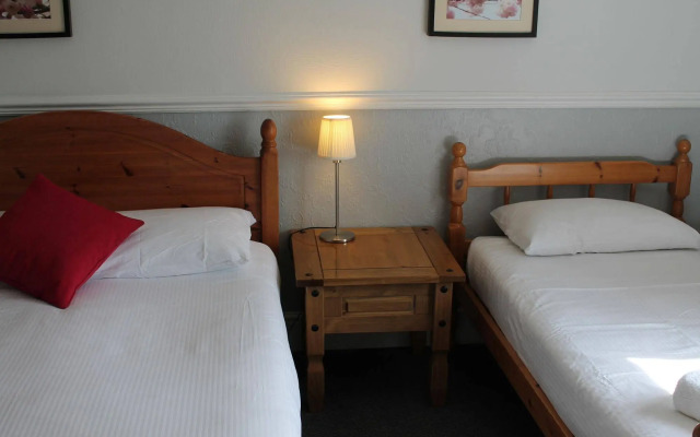 Oak Farm Hotel