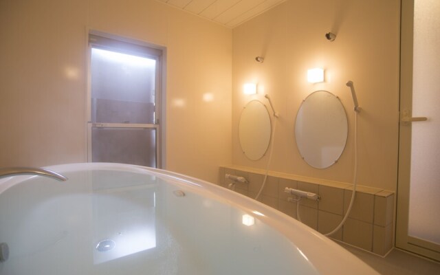 TAWARAYA (Family-Run Japanese Inn)