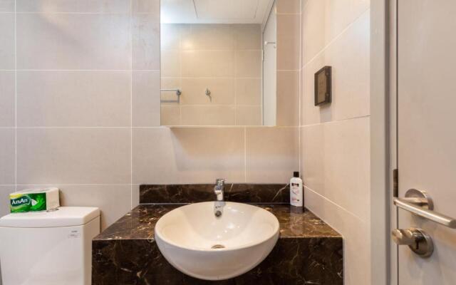 Gold View APT1/2bed/2bath/free pool and Gym