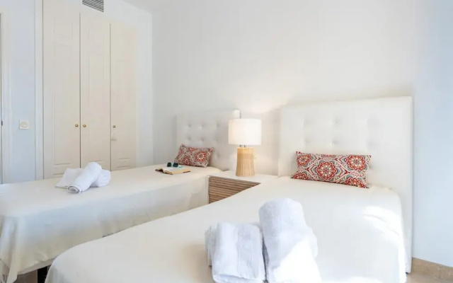Cosy Apartment in Manilva With Shared Pool