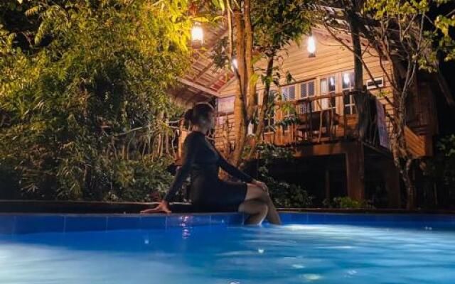 Mutu Village treehouse tourist board approved bungalow