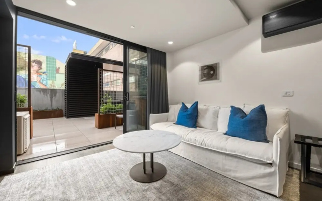 Braddon Studio: Parking & BBQ