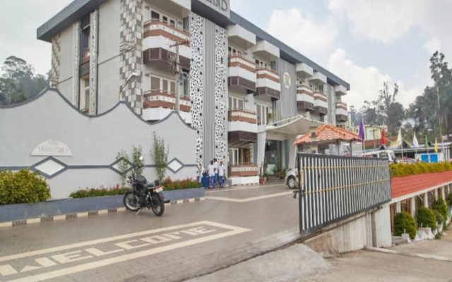 Hotel Dream Land by FabHotels