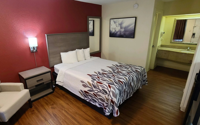 Red Roof Inn & Suites Cornelius – Lake Norman