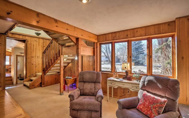 5 Mi to Dtwn Denver: Peaceful Lakewood Home!