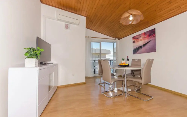 Apartment Mira