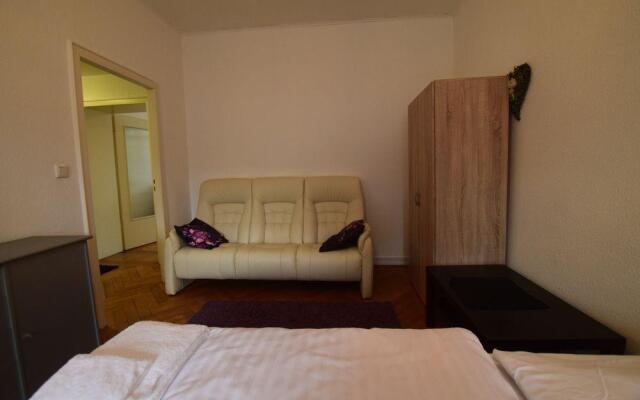 Tolstov-Hotels Large 3,5 Room Apartment