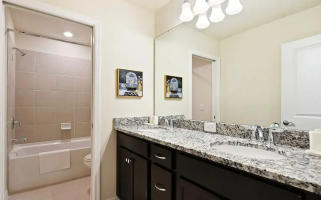 Spacious Family Getaway at Windsor Island Resort