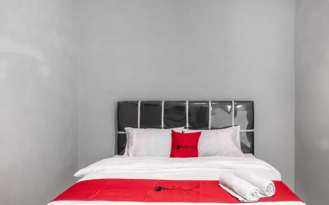RedDoorz near Manhattan Square Medan