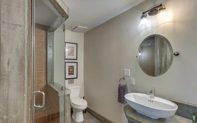 'kentucky Bourbon Loft' ~ Downtown Louisville