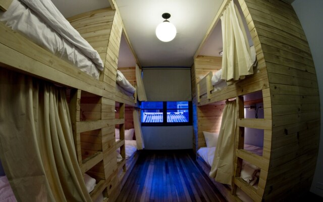1212 Hostels