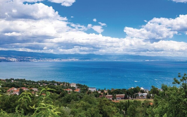 Beautiful Home in Lovran With Wifi and 2 Bedrooms