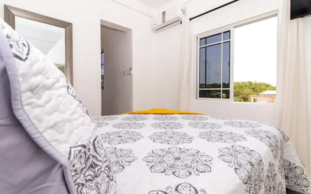 Runaway Bay Gem Suite