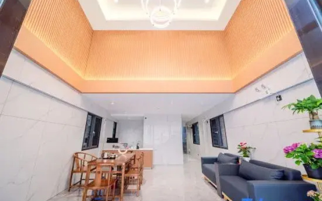 Xingyun Homestay (Foshan Qinghui Garden Huagai Road Pedestrian Street)