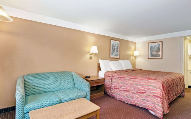 Knights Inn Charleston