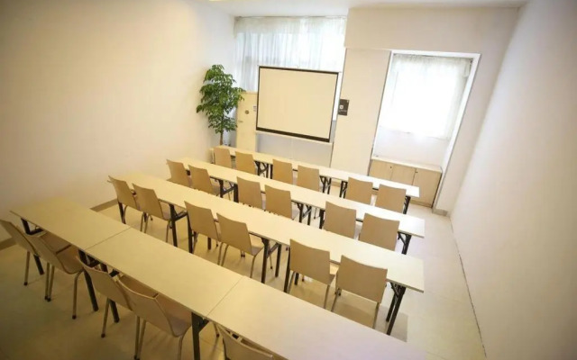 7 Days Inn Chongqing Fuling Nanmenshan Walk Street Branch