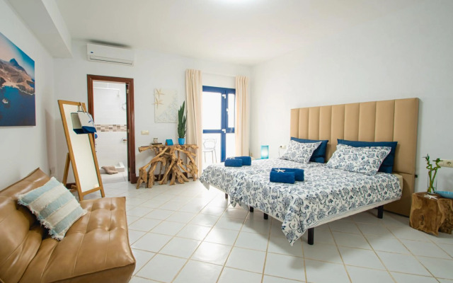 FRONTLINE VILLA 26, well-designed with a heated pool