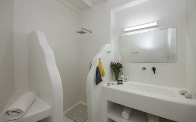 Serene Villa by Stylish Stays