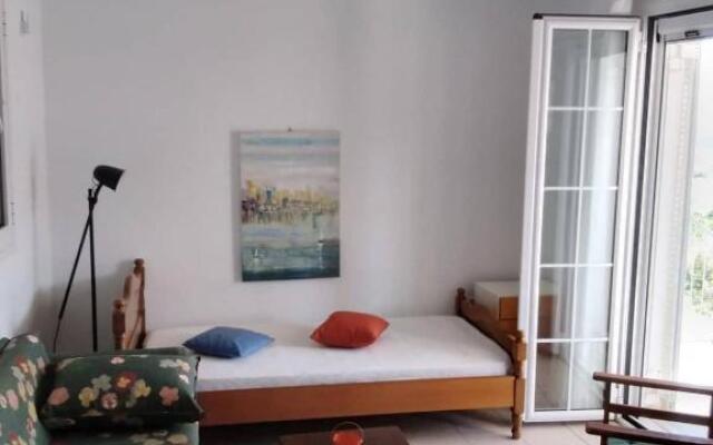West Red Rock and View Leonidio maisonette studio