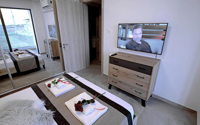 Golden Tree Apartment