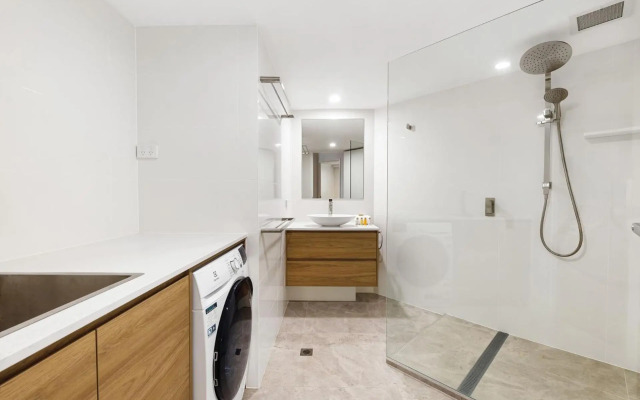 5 Pacific Outlook Ocean View Apartment in Sunshine Beach