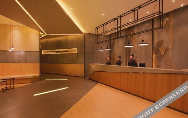Orange Hotel (Qingdao North Railway Station Xinduxin)