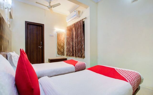 OYO Flagship 36693 Hotel Royal Enclave