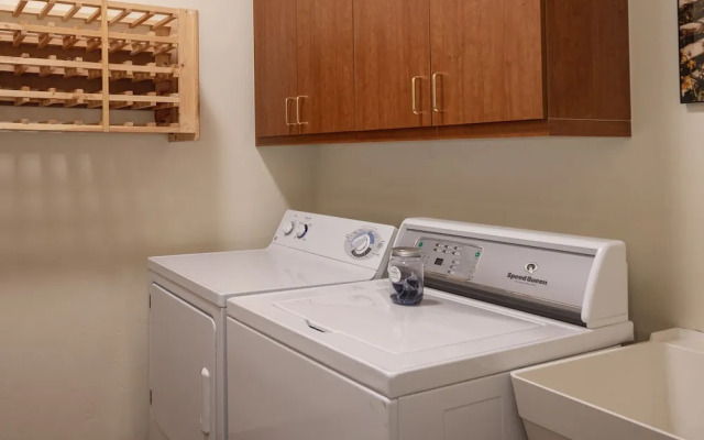 19th Hole 3 Bedroom Cabin