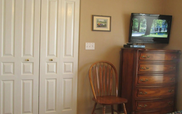 Brook Poolside Walk In-Meadow Brook