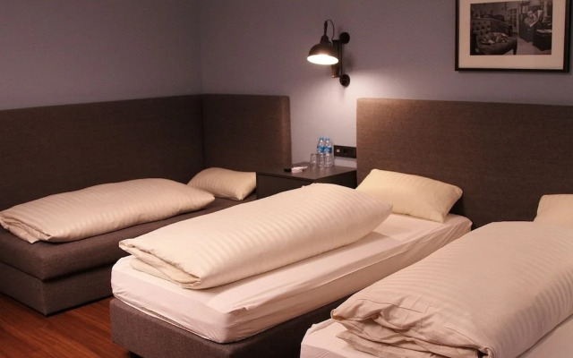 Hotel Henry