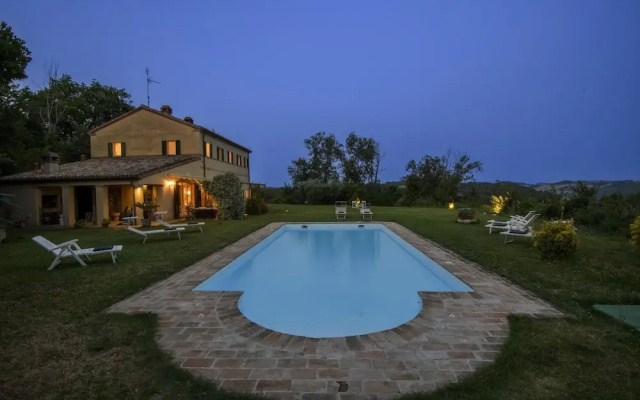 Villa Emily 10 by Marche Holiday Villas