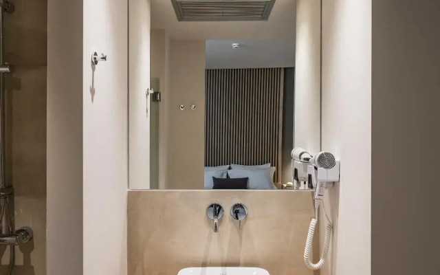 Trianon Luxury Apartments & Suites