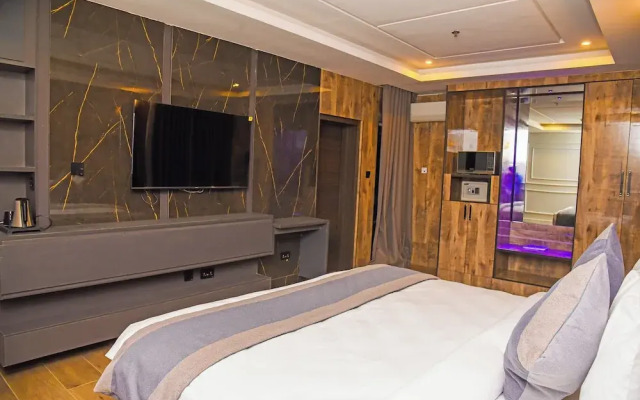 McDons Skye Hotel and Suites