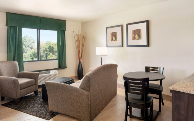 Baymont by Wyndham Glenwood