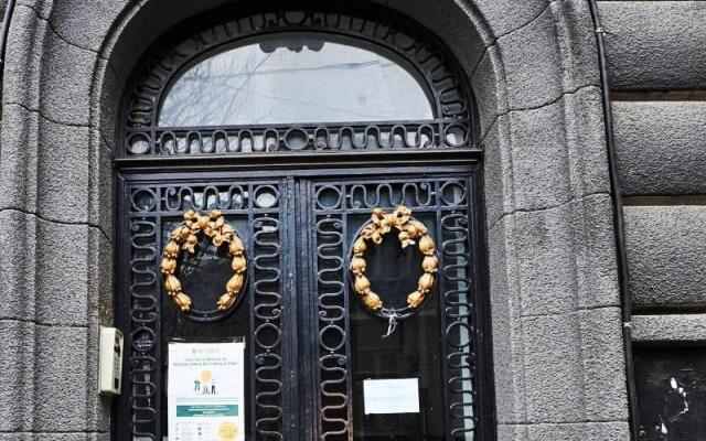 Metropole Apartments Royal Residence