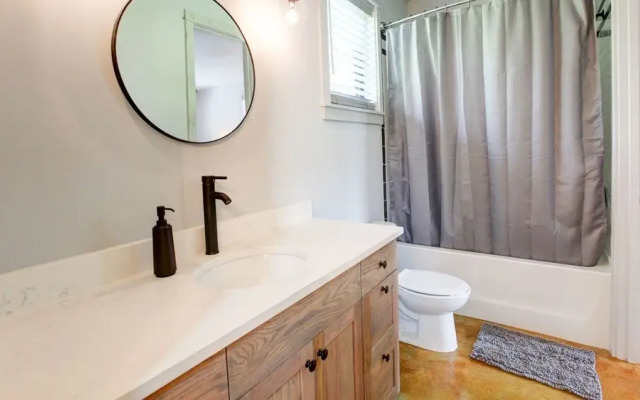 5 Bedroom, East 18th Street