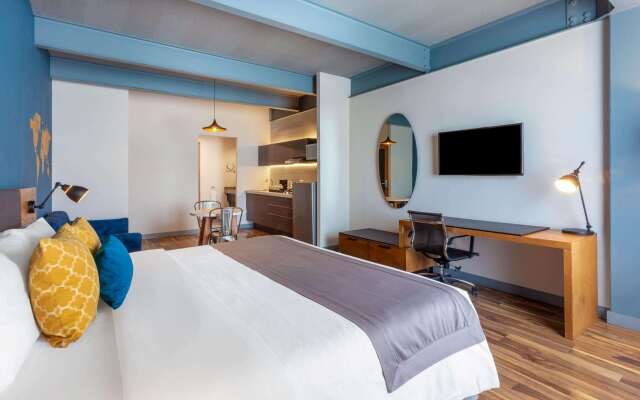 TRYP by Wyndham San Luis Potosi Hotel & Suites
