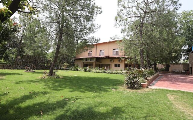 Oyo 46175 Blue Lotus Club And Resorts