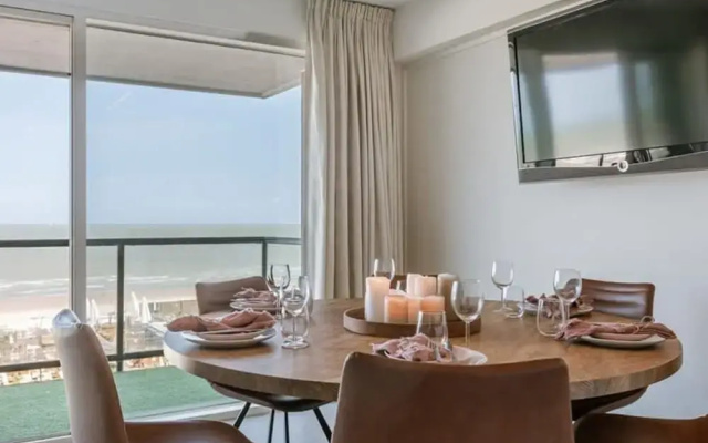 Frontal Seaview Apartment in Blankenberge
