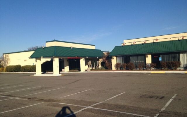 Ashland Inn & Suites