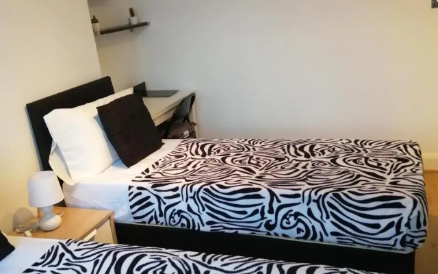 Dream Time Apartments-Aqua Suite