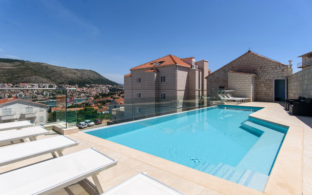 Villa Curic